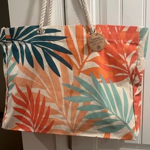 NWT Adorable Beach Tote Bag!! This bag measures 22 by 16 inches!